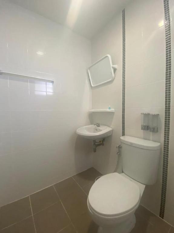 Oyo 1135 Triple A Residence شيانغ ماي المظهر الخارجي الصورة