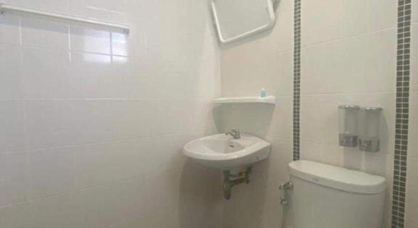 Oyo 1135 Triple A Residence شيانغ ماي المظهر الخارجي الصورة
